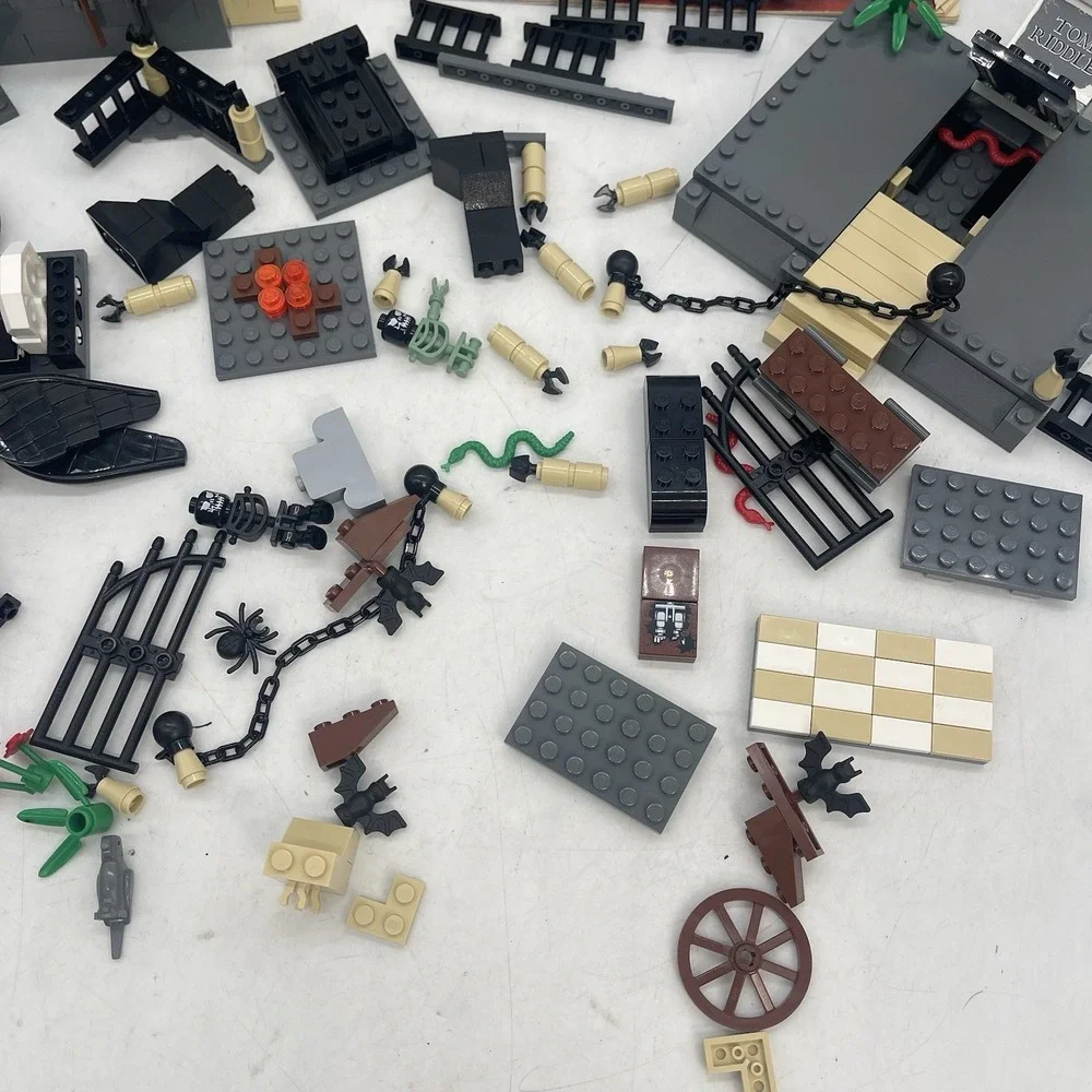 LEGO Harry Potter: Graveyard Duel (4766) With Manual Complete ?